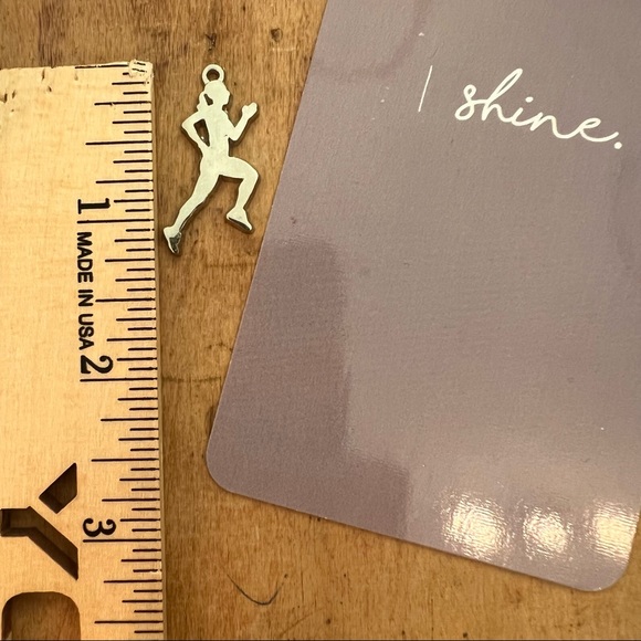 Runner Charm - Picture 3 of 8
